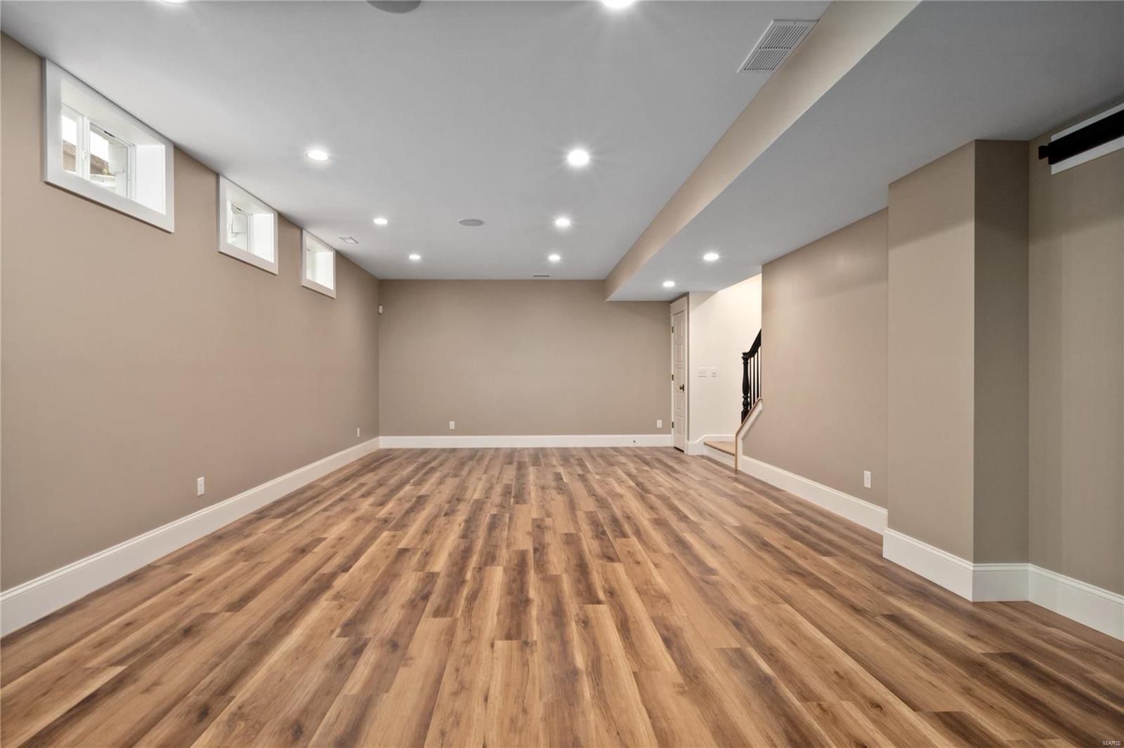 541 South Clay Ave Lt Split - Residential