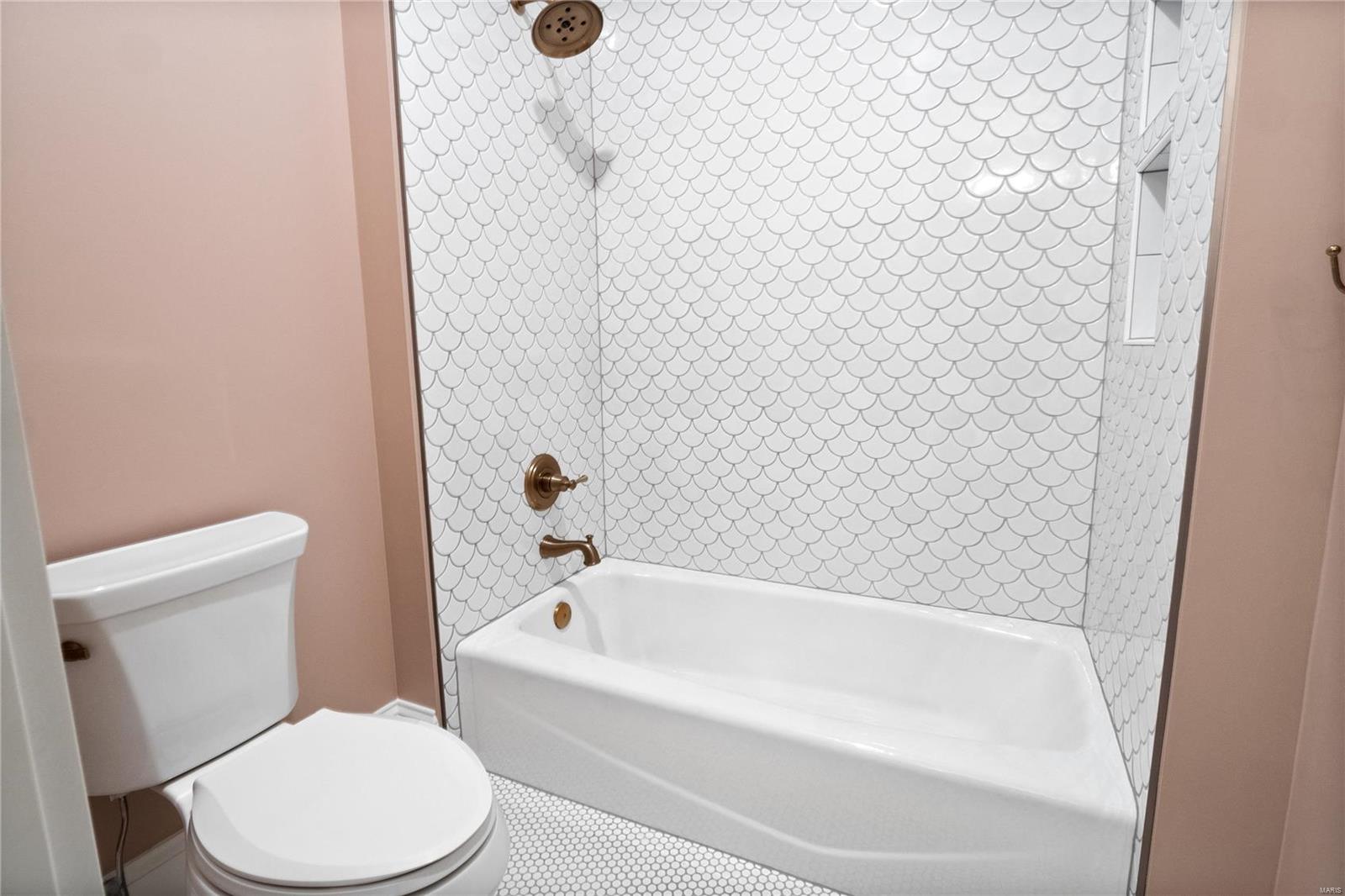 541 South Clay Ave Lt Split - Residential