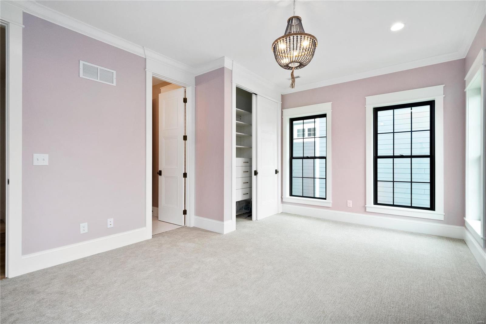 541 South Clay Ave Lt Split - Residential