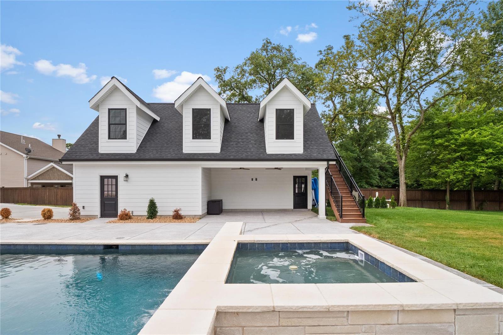 541 South Clay Ave Lt Split - Residential