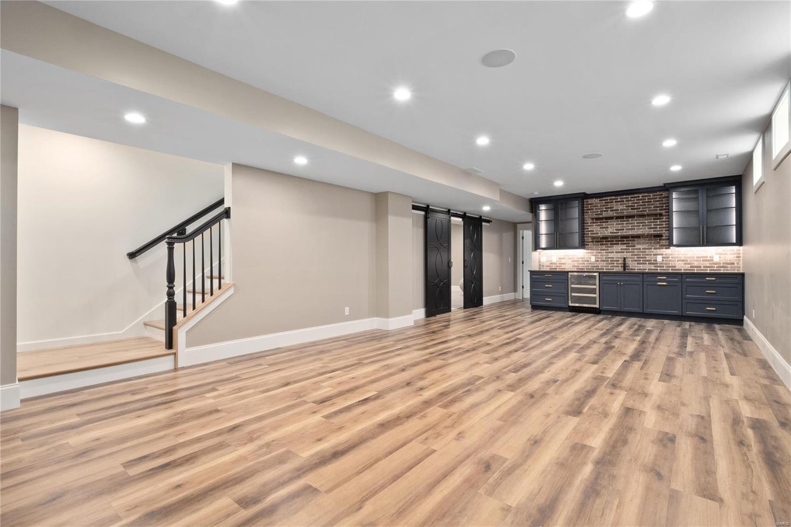 541 South Clay Ave Lt Split - Residential