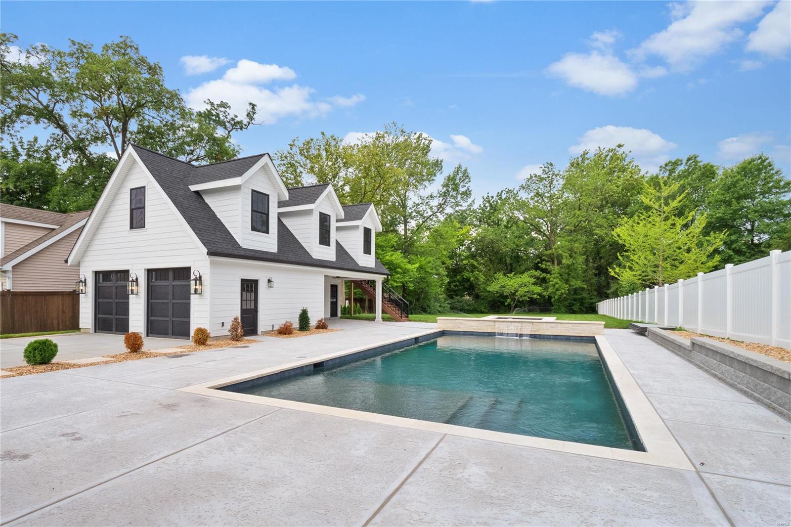 541 South Clay Ave Lt Split - Residential