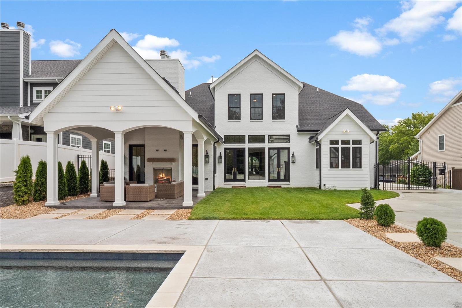 541 South Clay Ave Lt Split - Residential