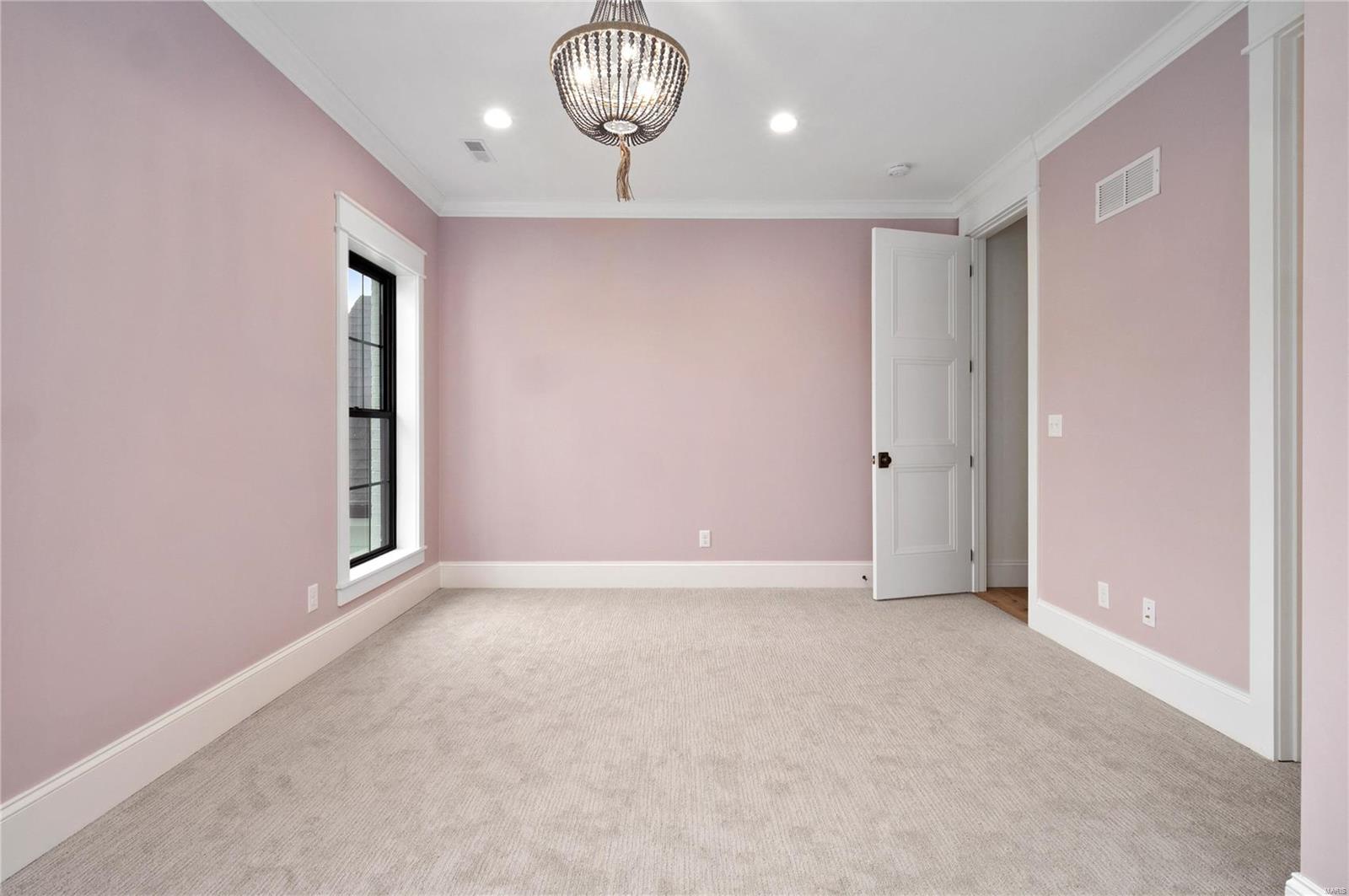 541 South Clay Ave Lt Split - Residential