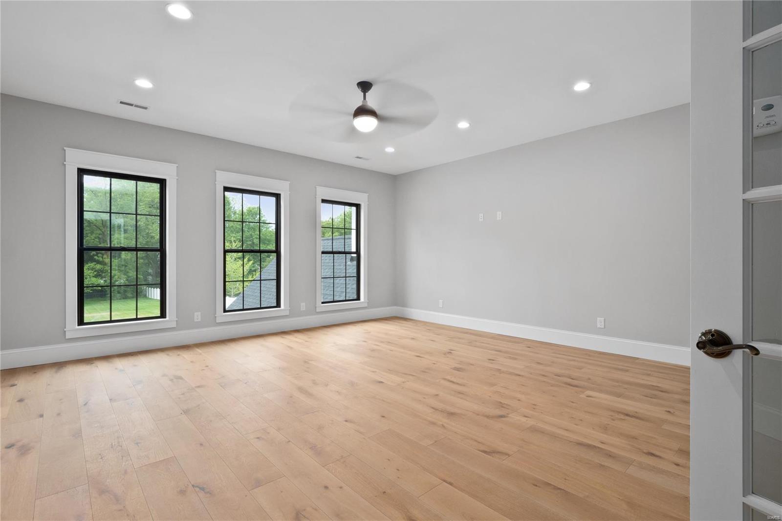 541 South Clay Ave Lt Split - Residential