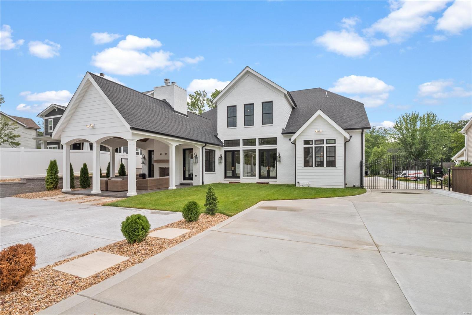 541 South Clay Ave Lt Split - Residential