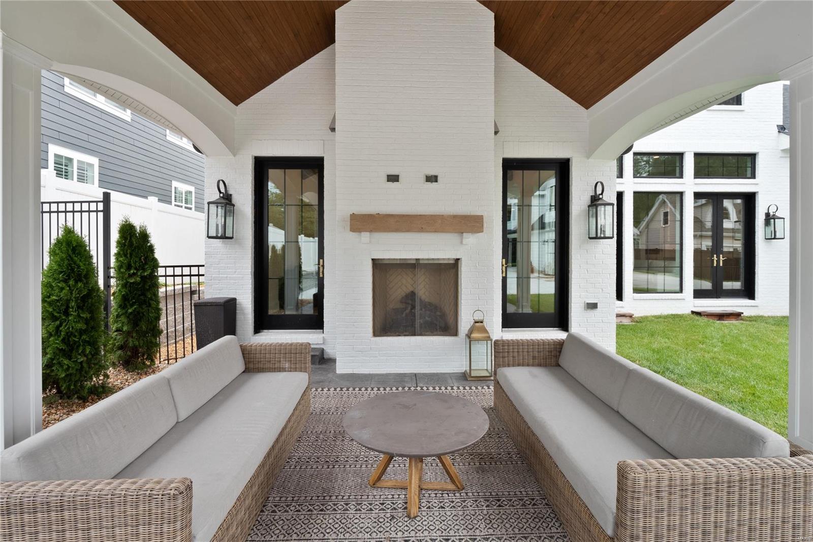 541 South Clay Ave Lt Split - Residential