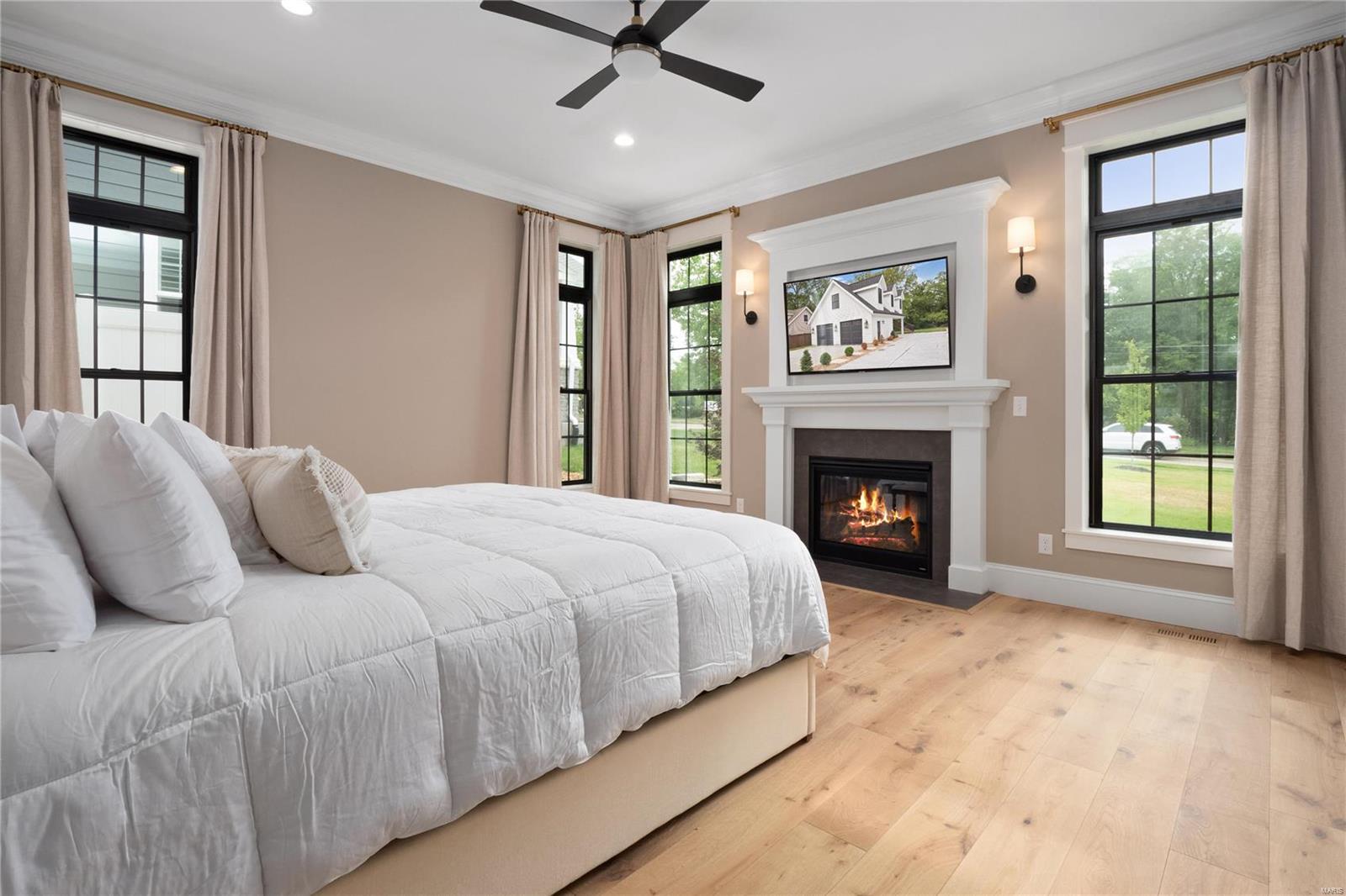 541 South Clay Ave Lt Split - Residential