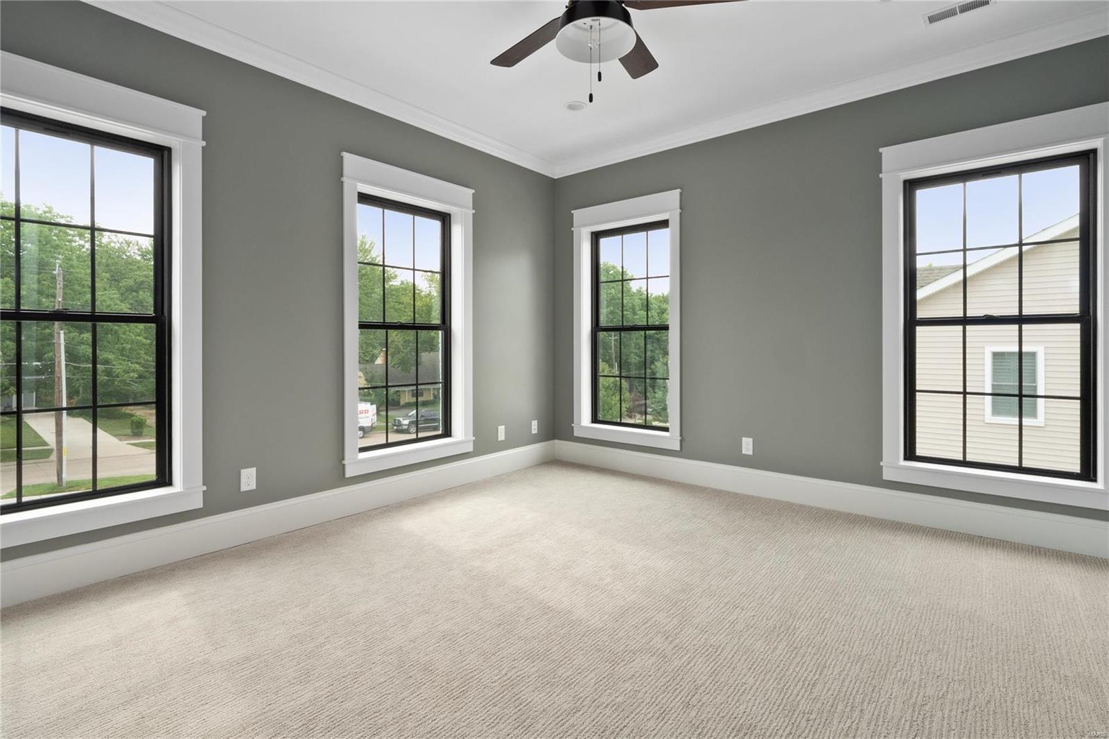 541 South Clay Ave Lt Split - Residential