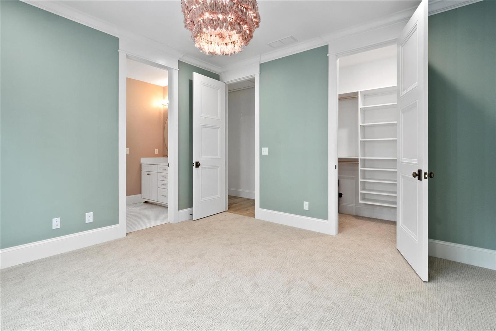 541 South Clay Ave Lt Split - Residential