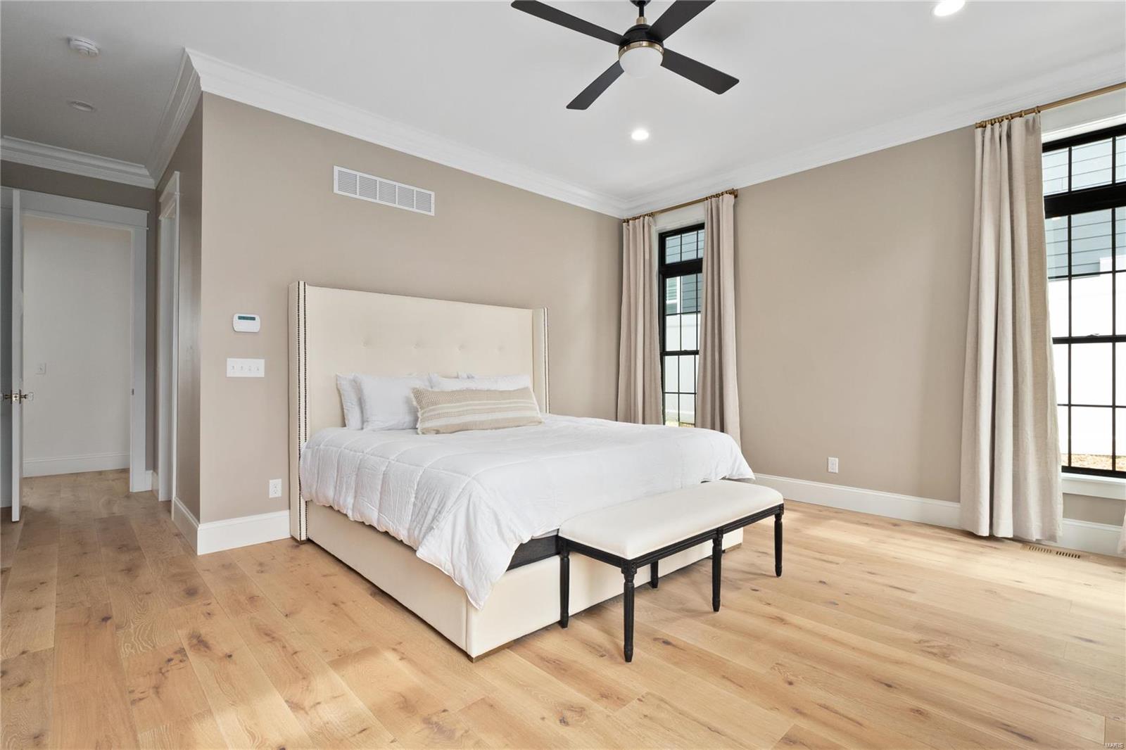 541 South Clay Ave Lt Split - Residential