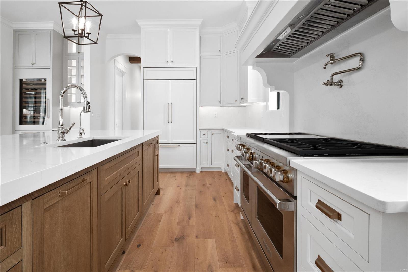 541 South Clay Ave Lt Split - Residential