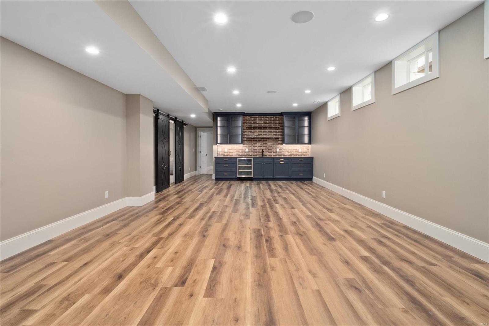 541 South Clay Ave Lt Split - Residential