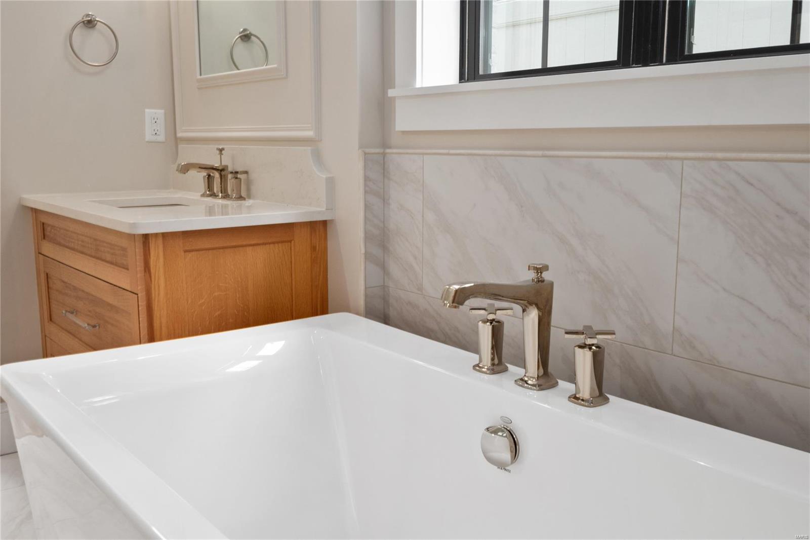 541 South Clay Ave Lt Split - Residential