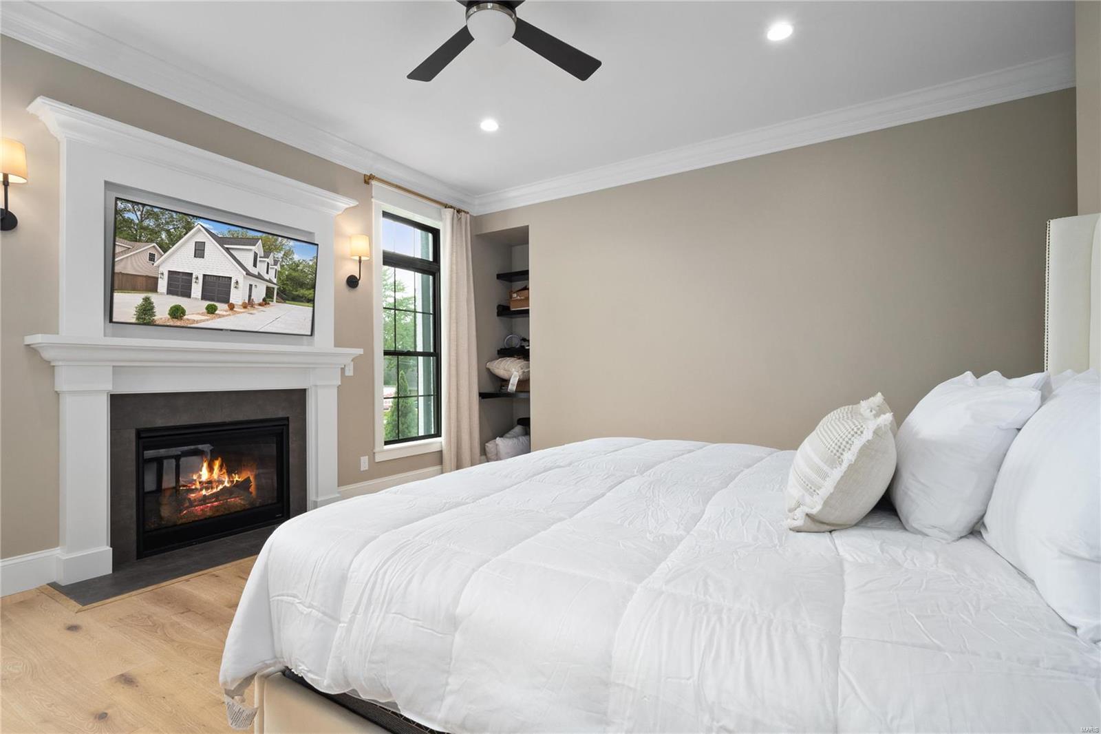 541 South Clay Ave Lt Split - Residential