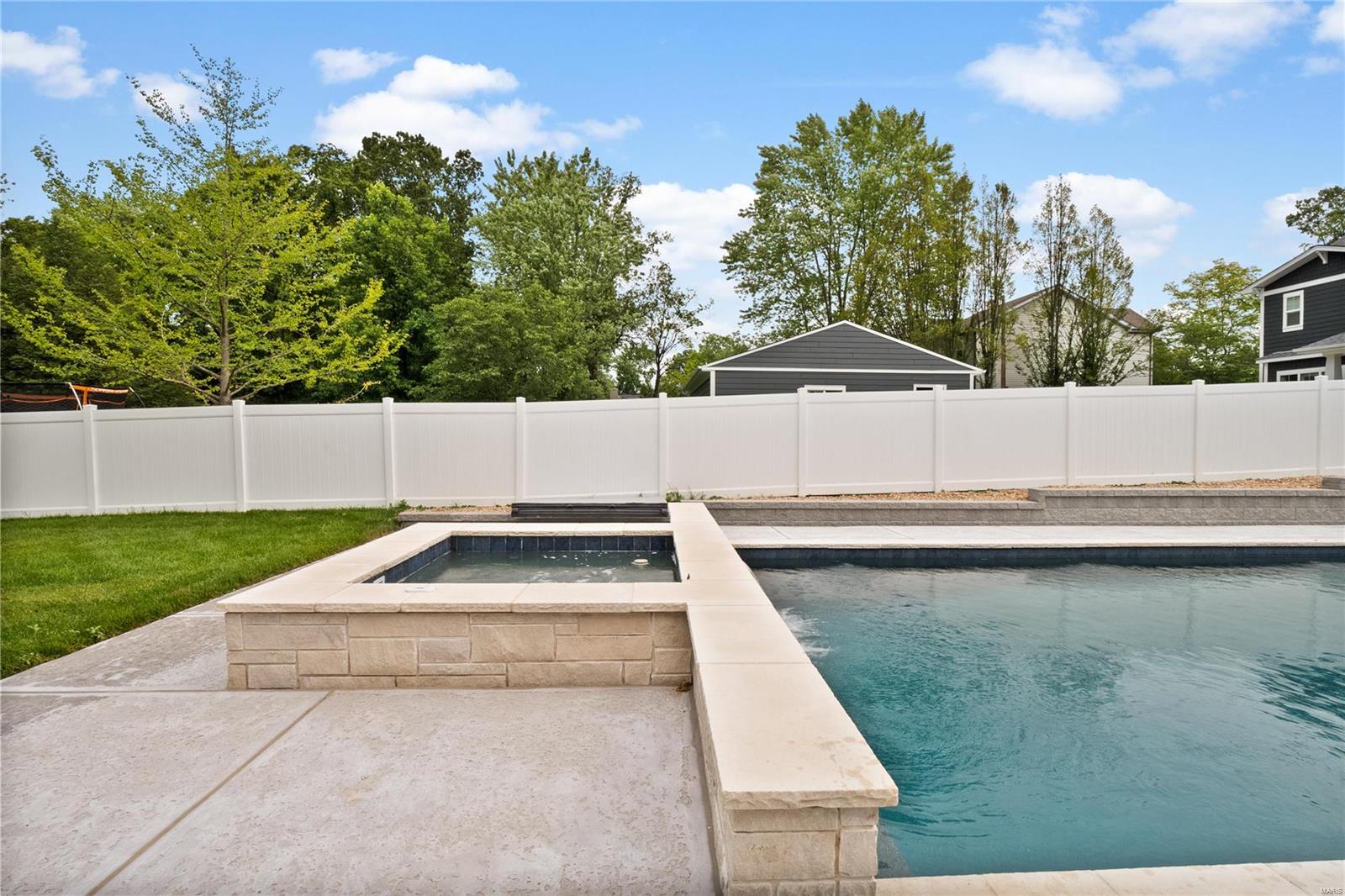 541 South Clay Ave Lt Split - Residential