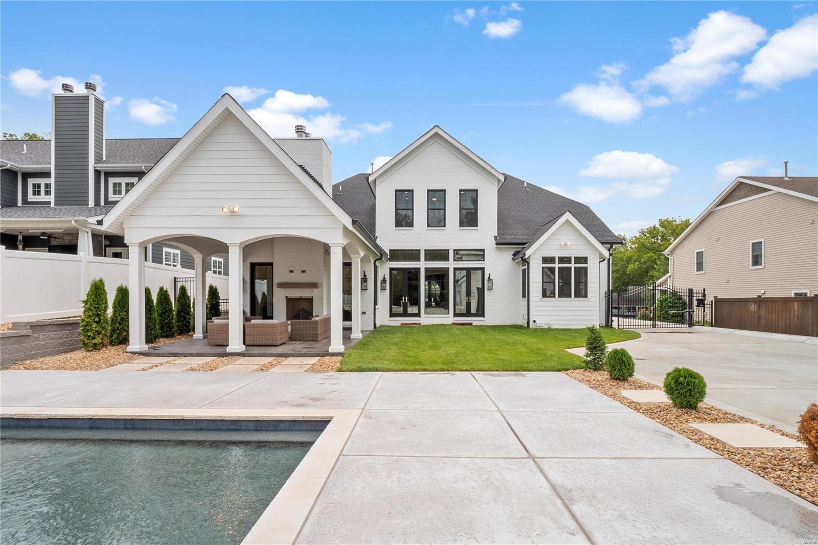 541 South Clay Ave Lt Split - Residential