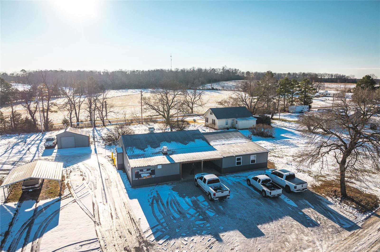 8364 Hwy 63