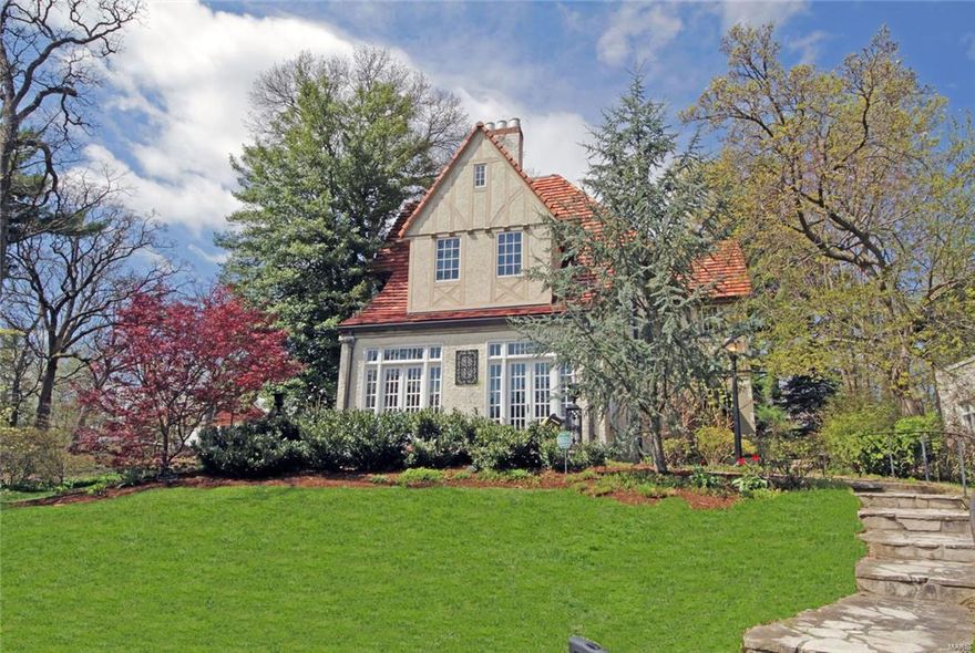 Occasionally one of Webster's BEST comes on the market!  Offered for sale for the first time in 20 years, this massive English Tudor Revival manse is ready and awaiting it's new owners.  It's nestled eloquently among Webster's quiet historic street with mature trees and rises gracefully from the lush landscape.  Rich in architectural detail, this striking 5 bedroom and 4.5 bath home including a 1st floor in-law suite, comprises of 4200 square feet of living space.Throughout, a seemingly-never ending display of large distinctive windows create an unparalleled indoor-outdoor connection.  A custom pool, stamped concrete patio, and LED lighting are enjoyable day and night.  The LR allows gatherings to flow to sun-filled solarium.  An extraordinary kitchen was designed in 2014 including a butler's pantry and a wine bar, and many high quality features.  Too many features to list!
Many upgrades all keeping with the original foot print and style of this 1926 built beauty.  This is a MUST see!