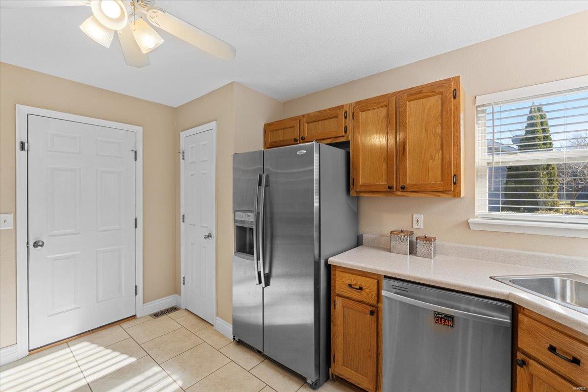 High Ridge, Missouri 63049, United States, 3 Bedrooms Bedrooms, ,2 BathroomsBathrooms,Residential,Pending,9008