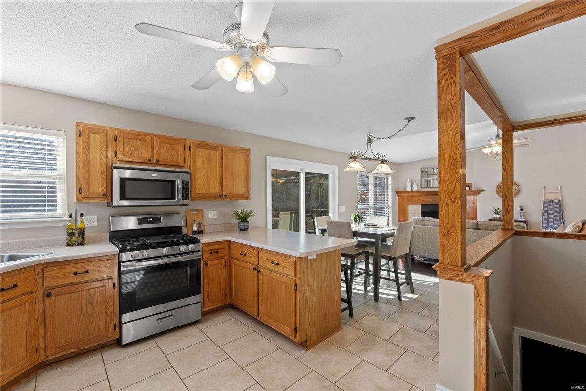 High Ridge, Missouri 63049, United States, 3 Bedrooms Bedrooms, ,2 BathroomsBathrooms,Residential,Pending,9008