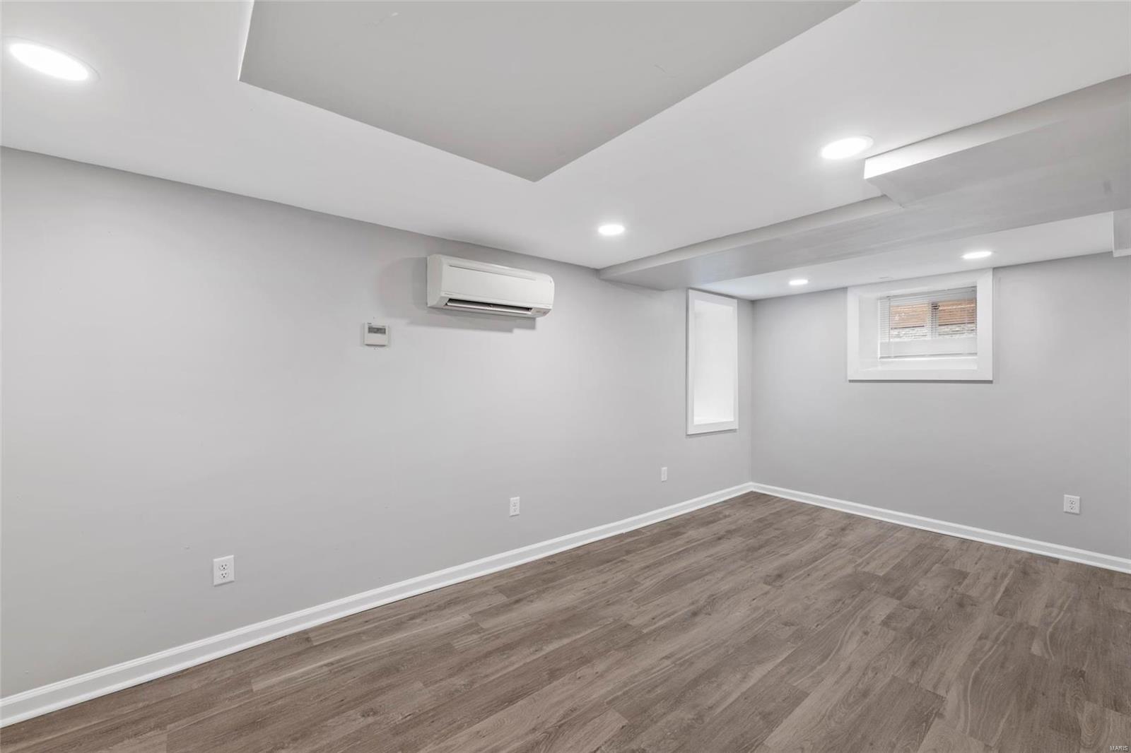 Debaliviere Place - Residential Income