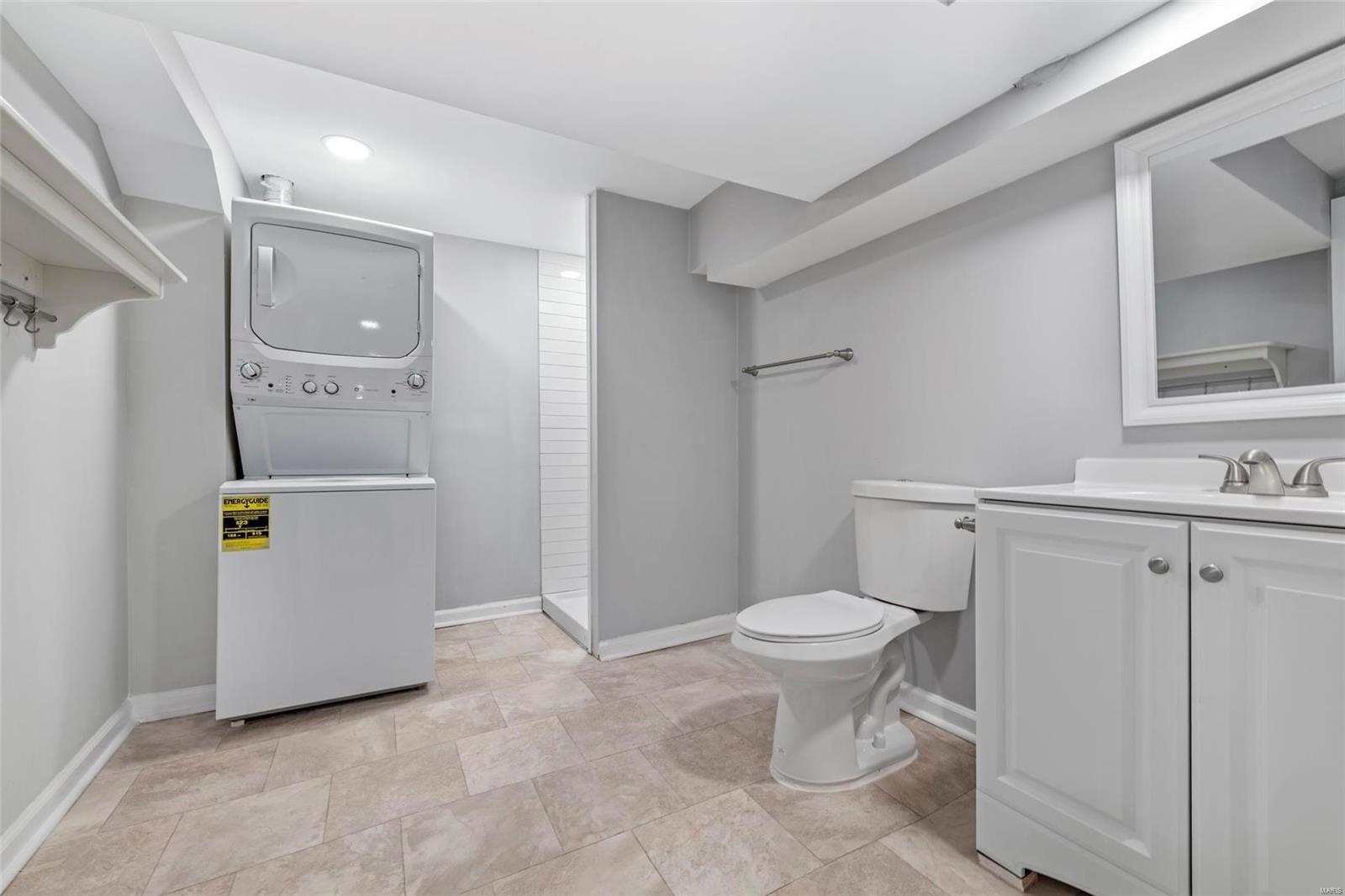 Debaliviere Place - Residential Income