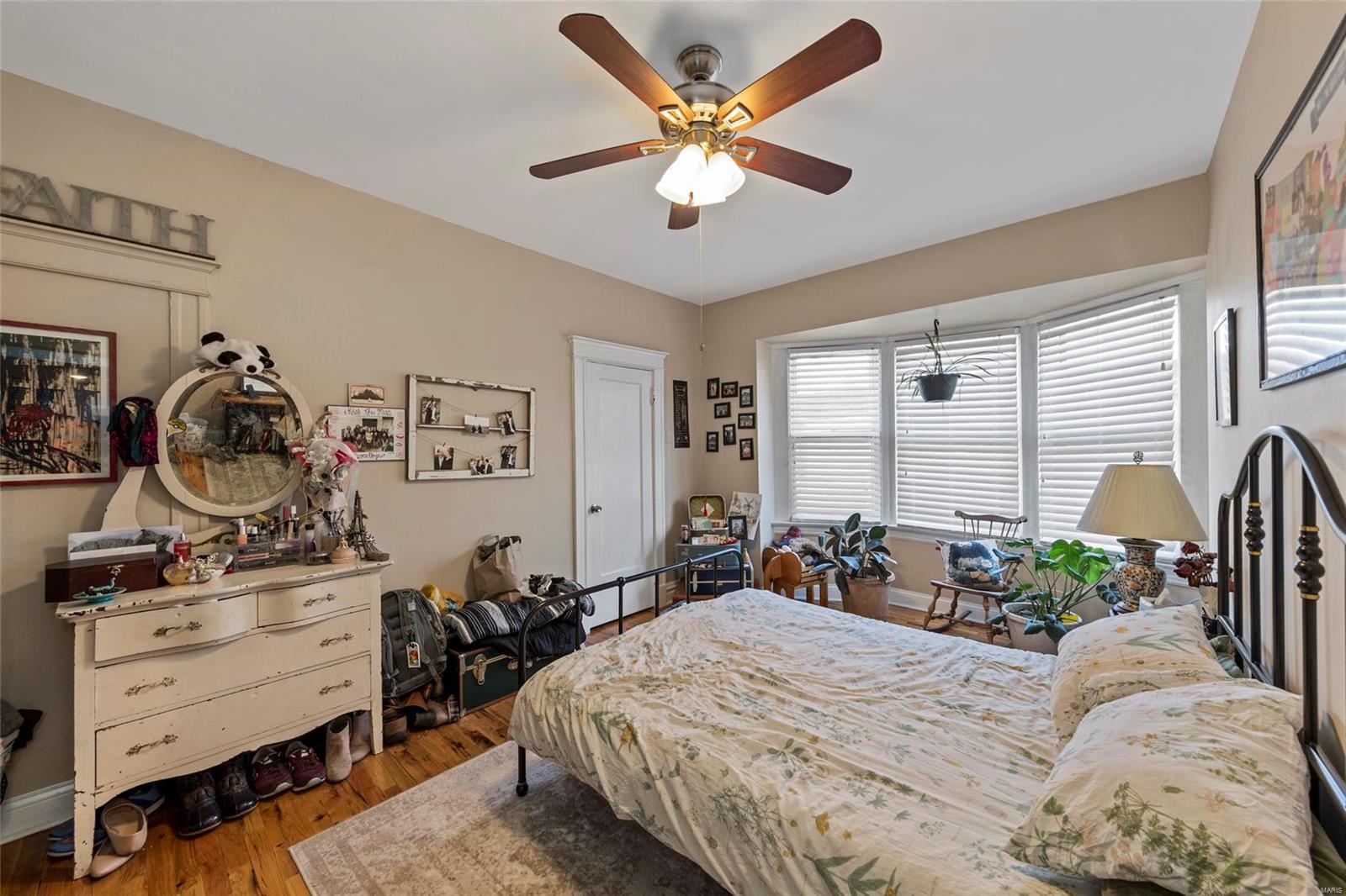 Debaliviere Place - Residential Income