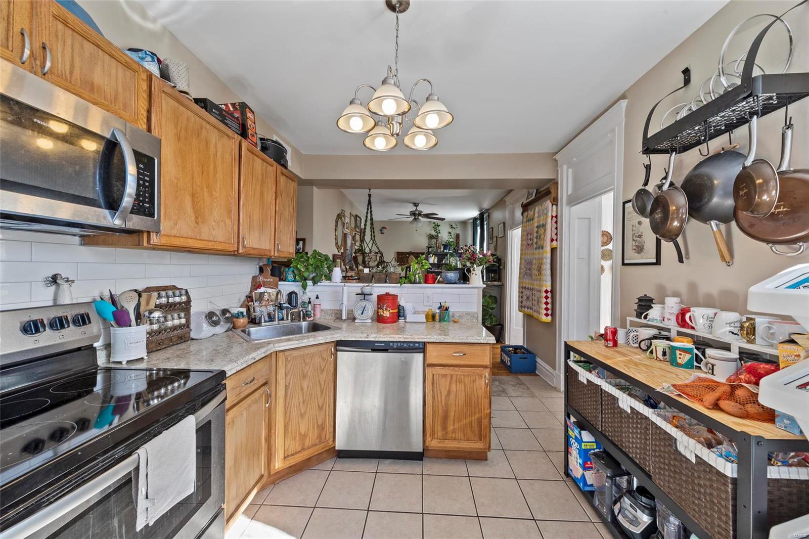 Debaliviere Place - Residential Income