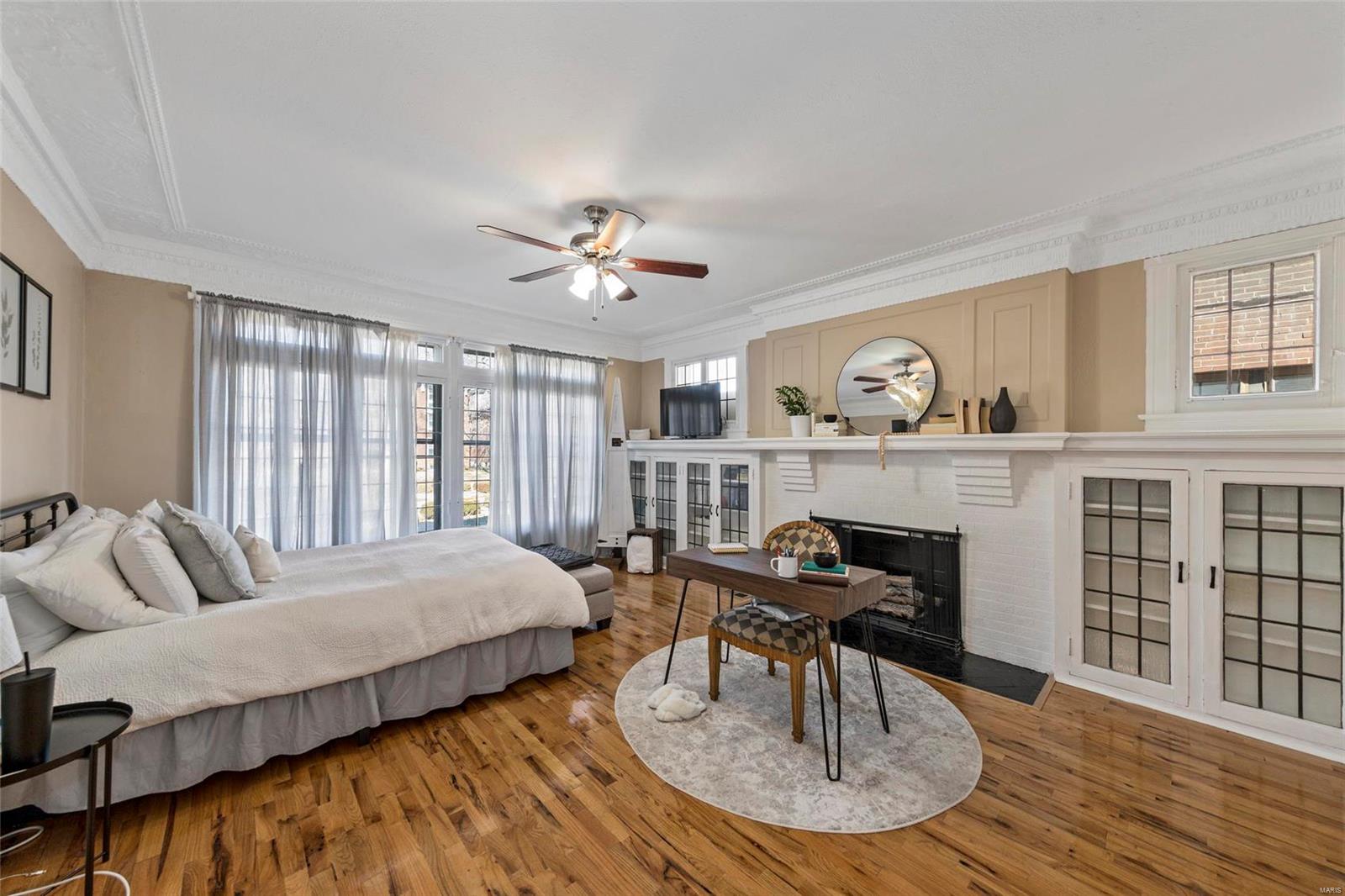 Debaliviere Place - Residential Income