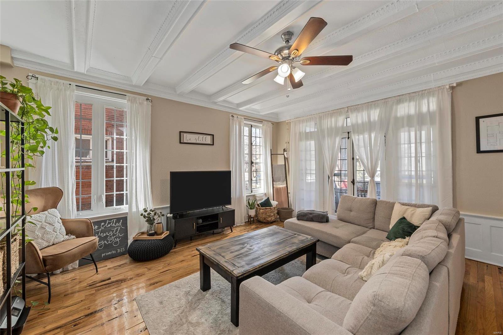 Debaliviere Place - Residential Income