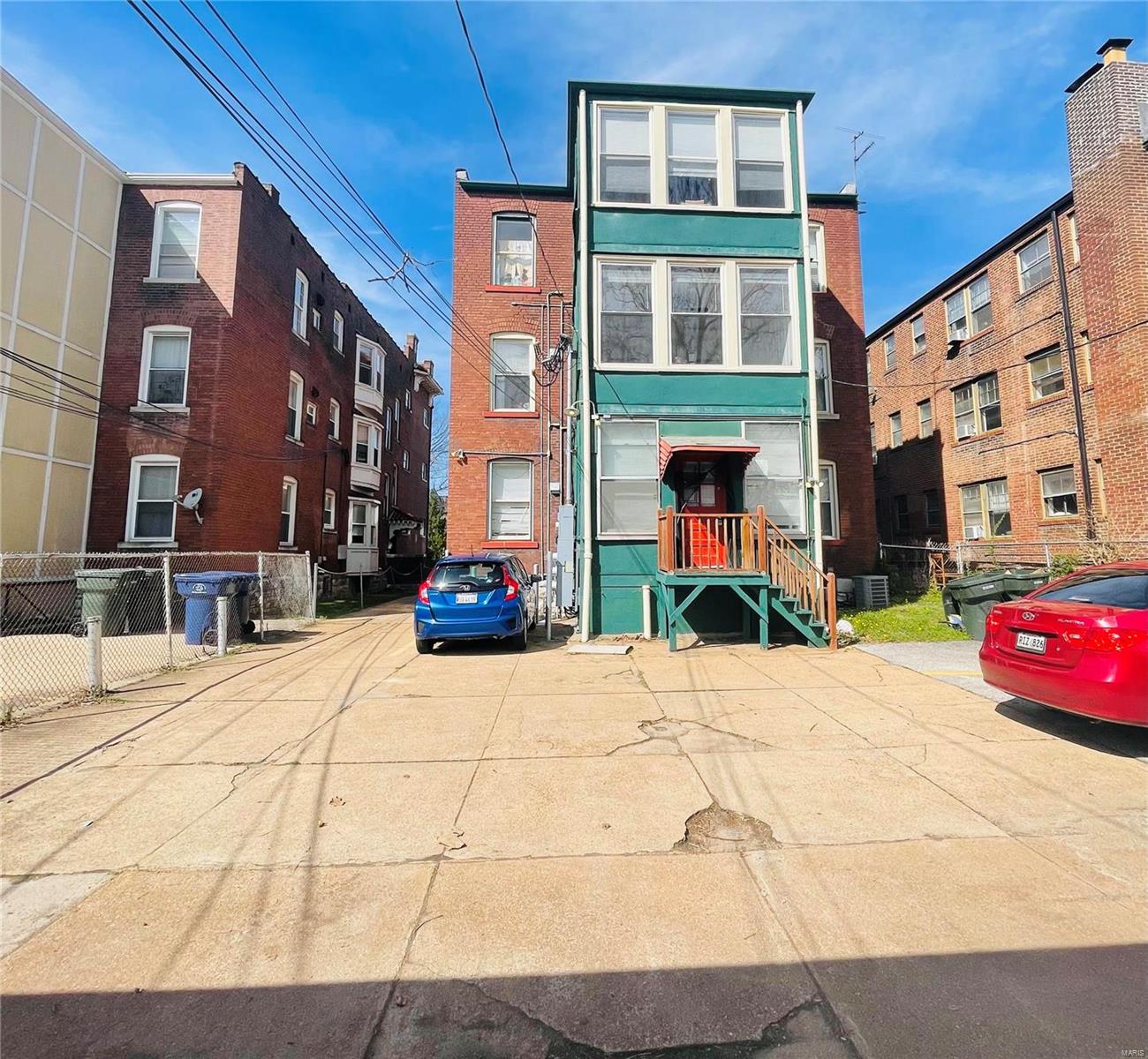 Debaliviere Place - Residential Income