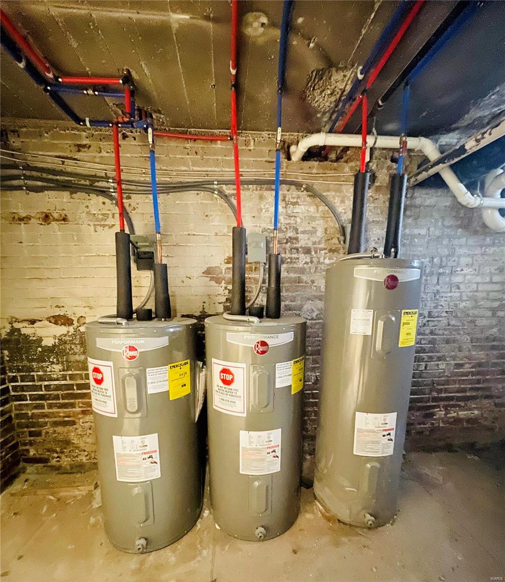 Debaliviere Place - Residential Income