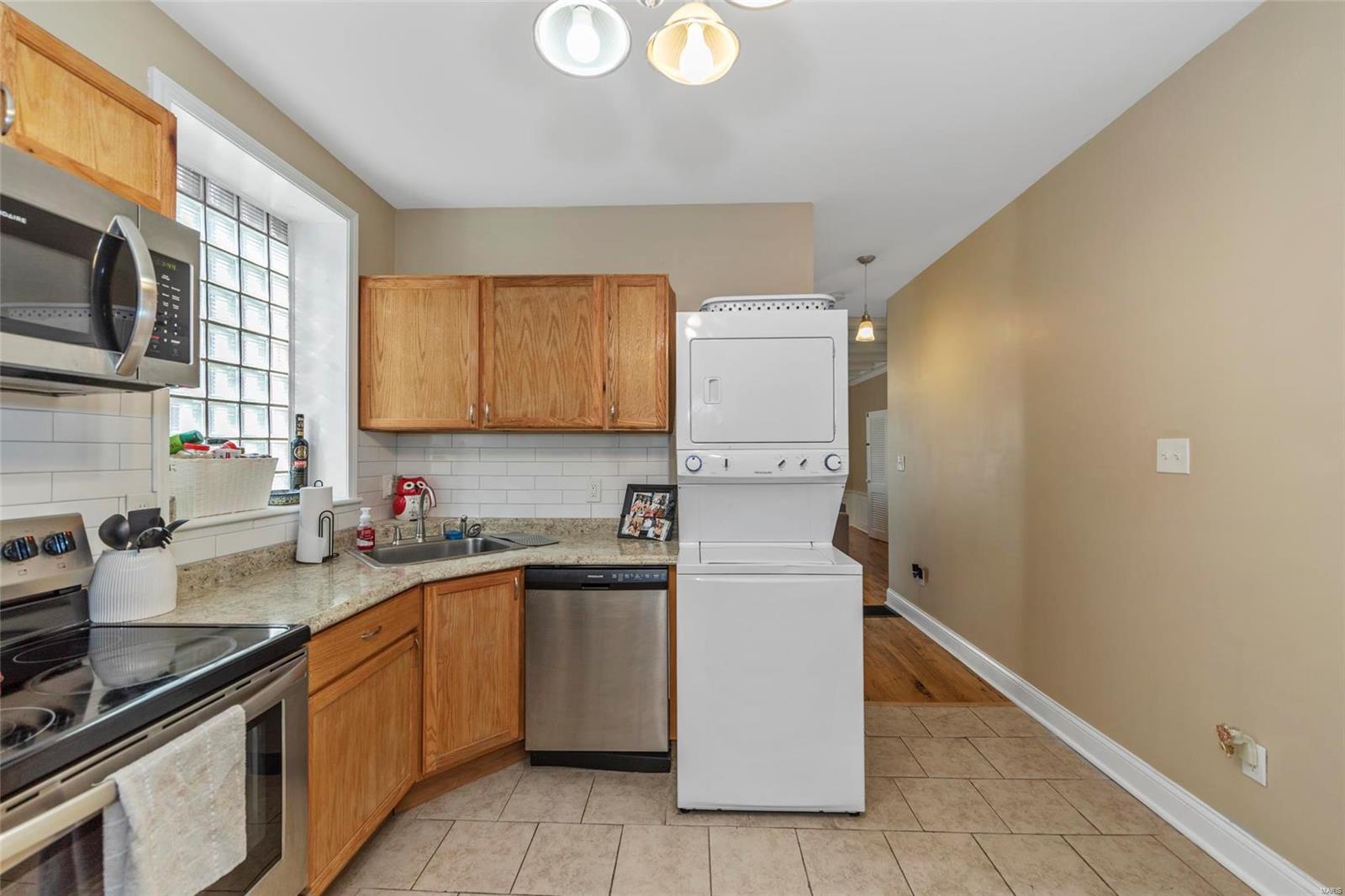 Debaliviere Place - Residential Income