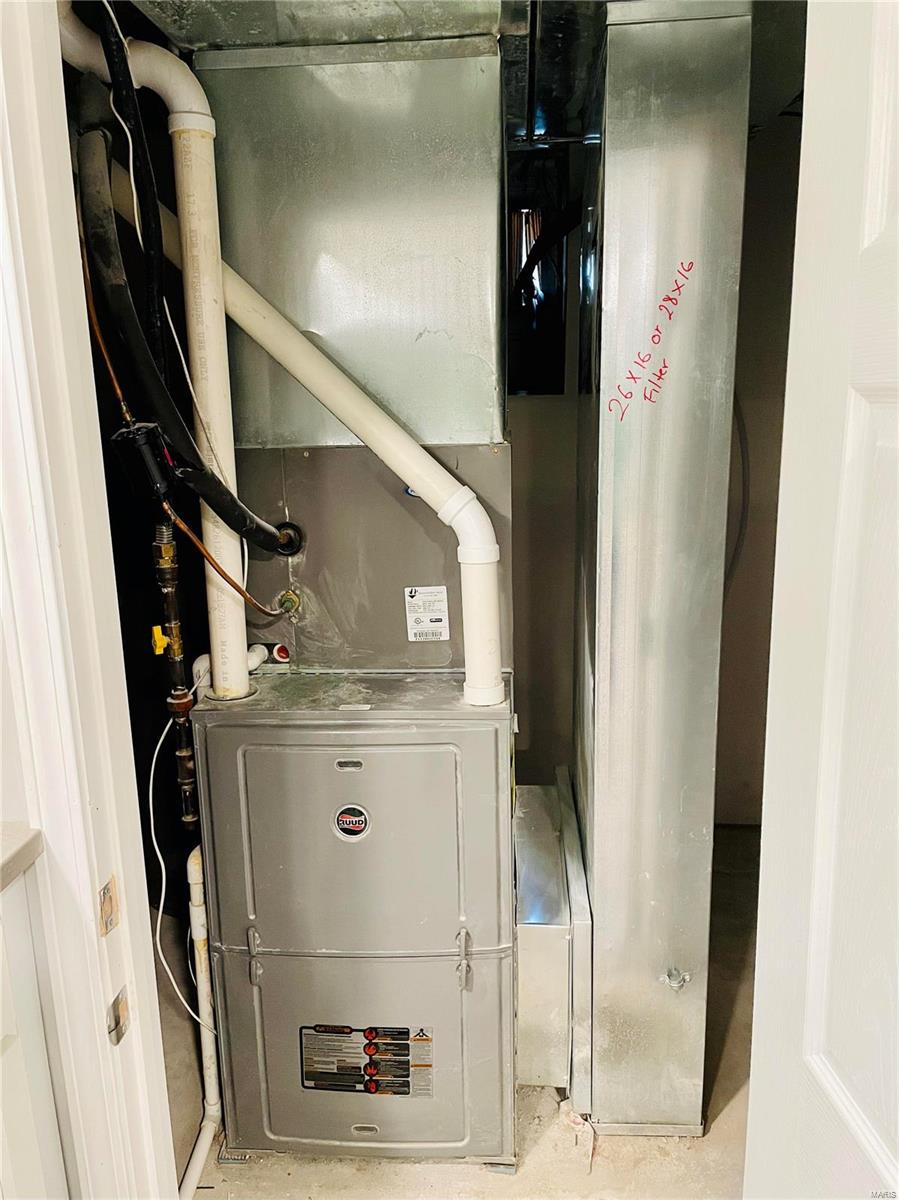 Debaliviere Place - Residential Income