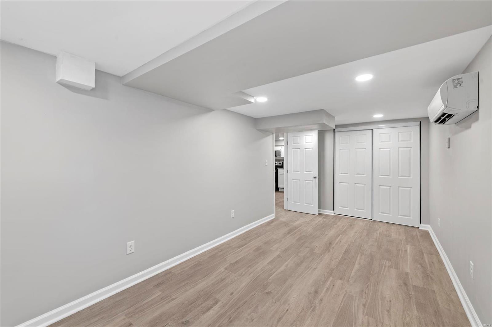 Debaliviere Place - Residential Income