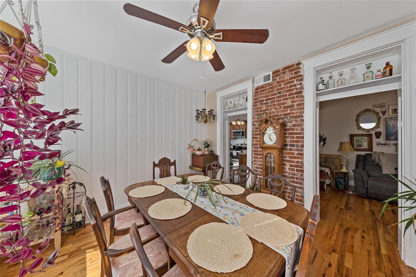 Debaliviere Place - Residential Income