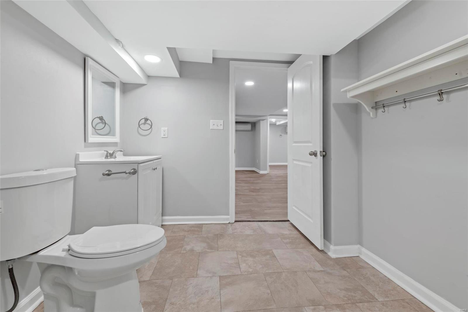 Debaliviere Place - Residential Income