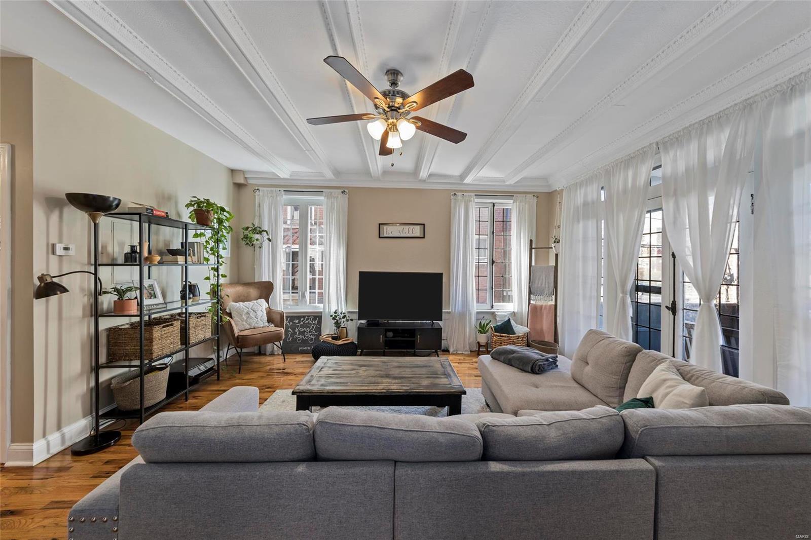 Debaliviere Place - Residential Income