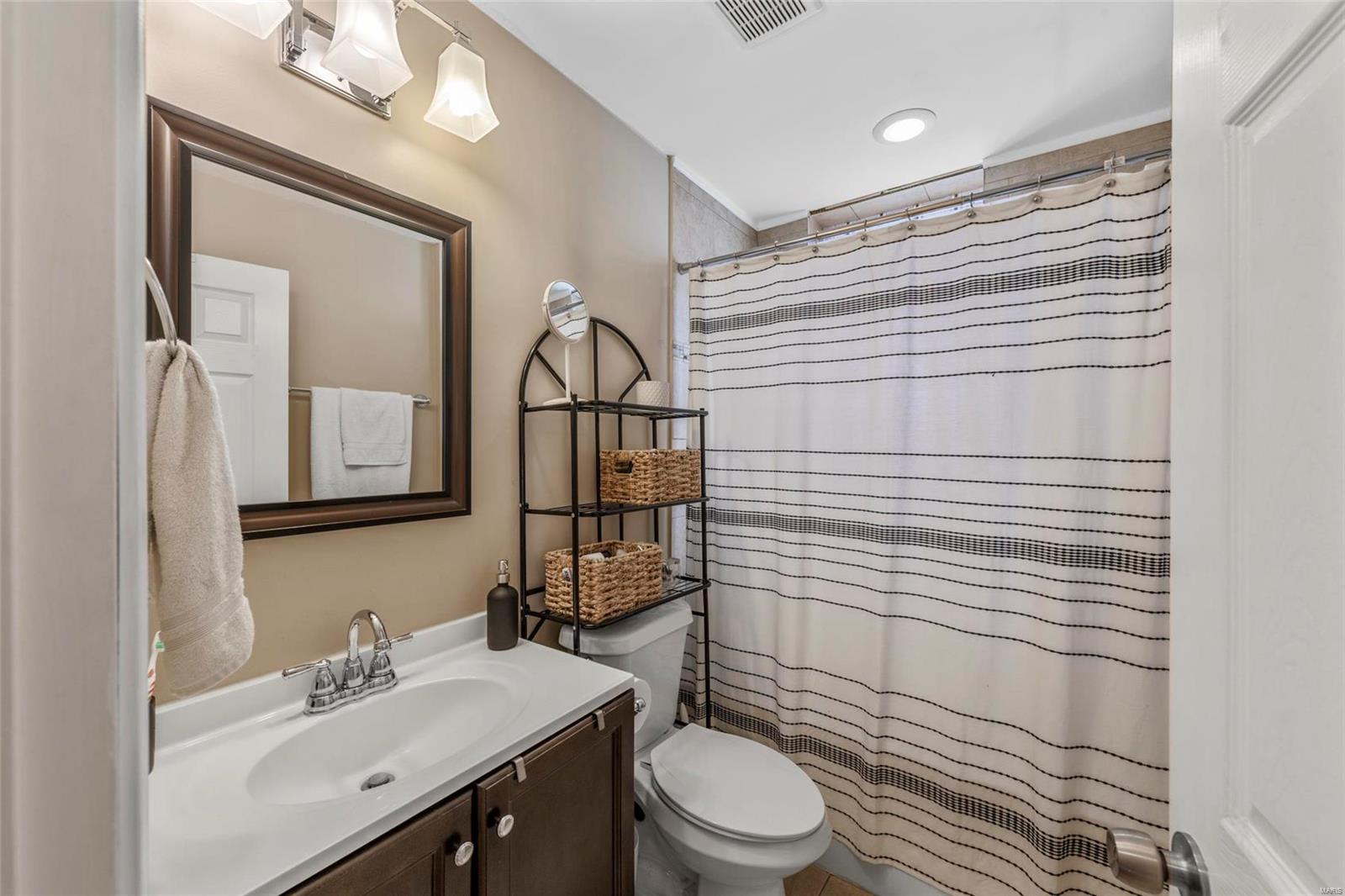 Debaliviere Place - Residential Income