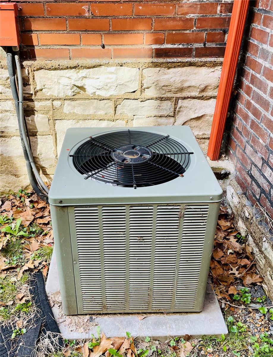 Debaliviere Place - Residential Income