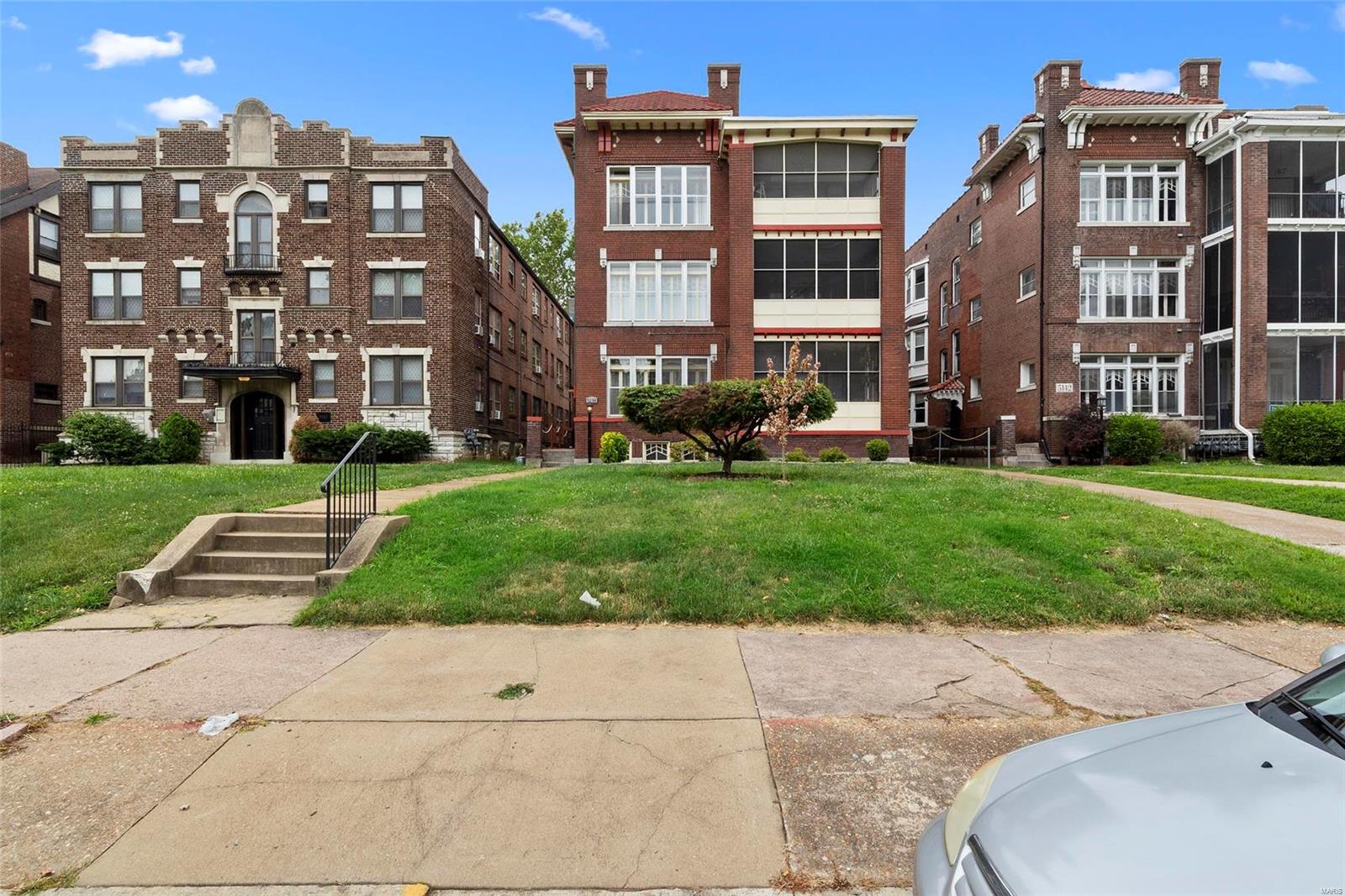 Debaliviere Place - Residential Income