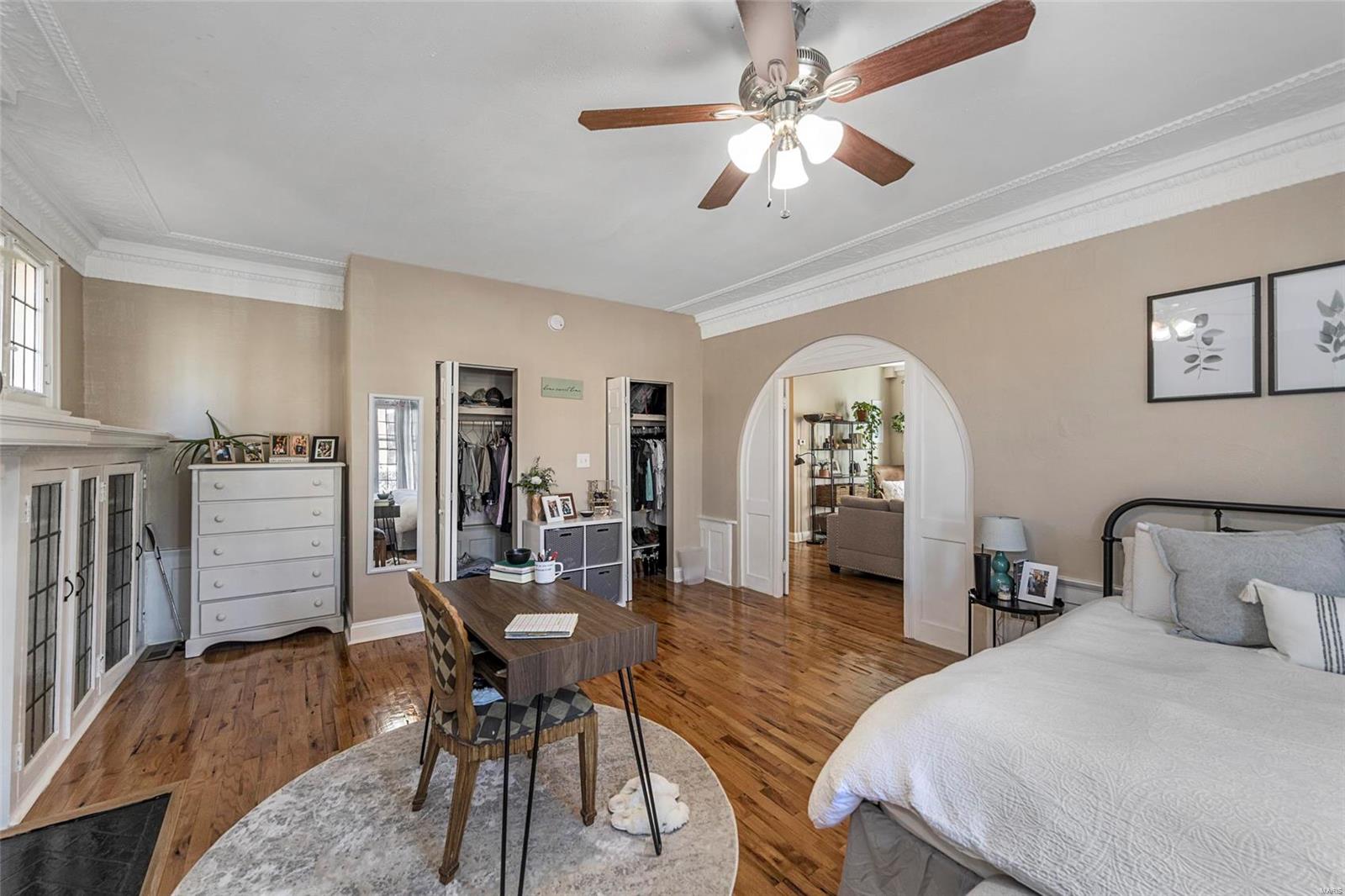 Debaliviere Place - Residential Income