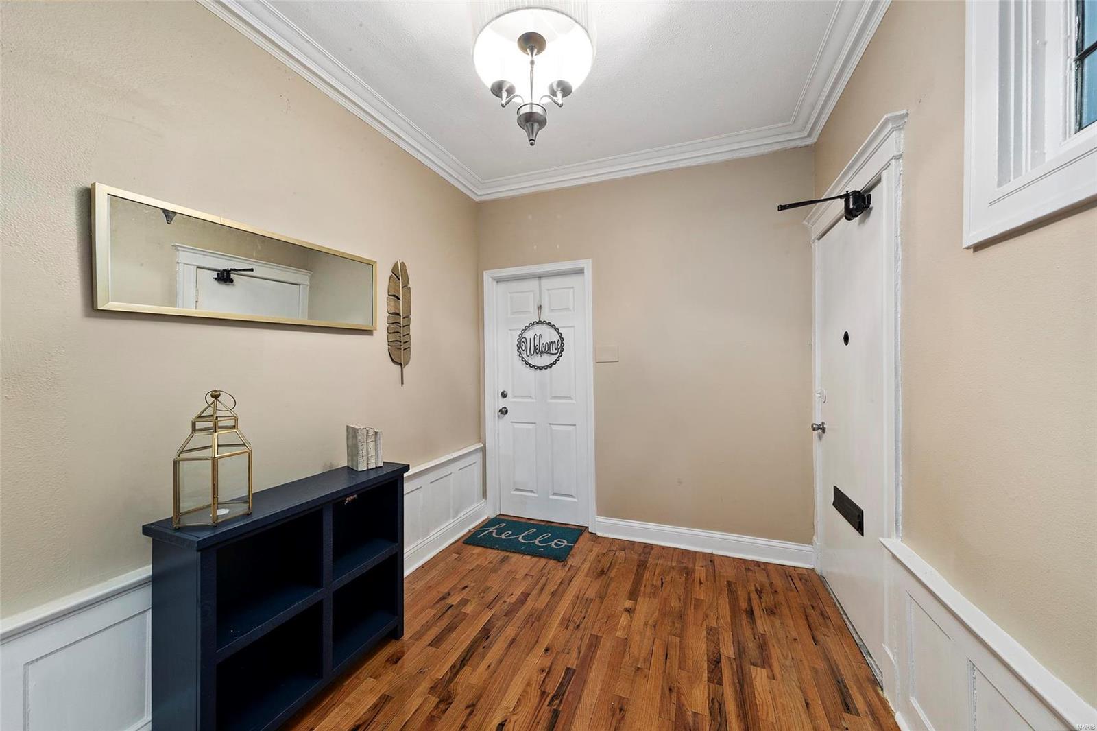 Debaliviere Place - Residential Income