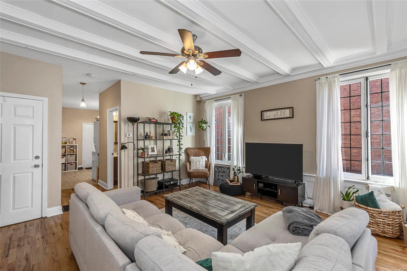 Debaliviere Place - Residential Income