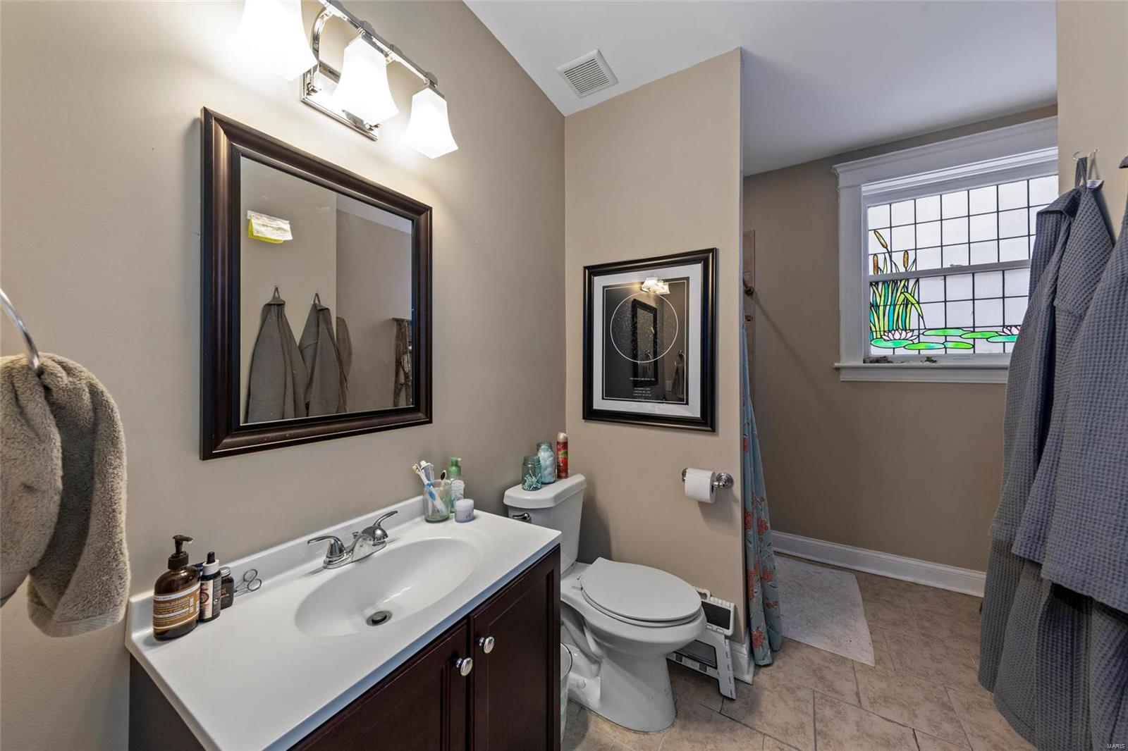 Debaliviere Place - Residential Income