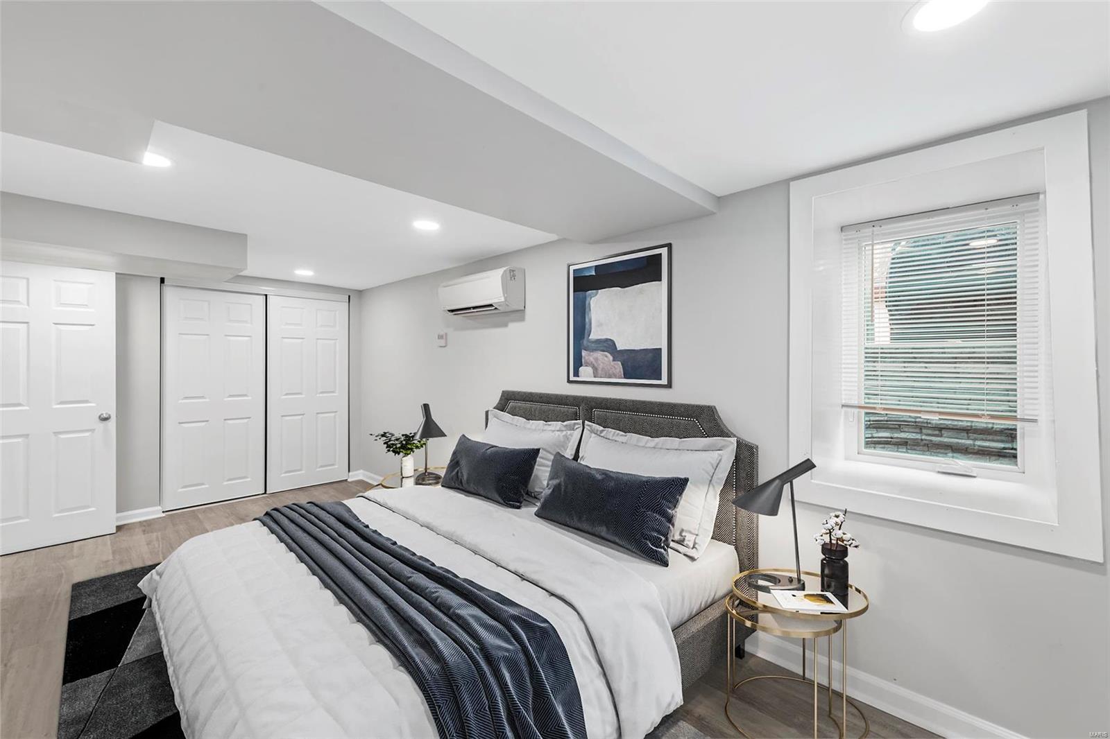 Debaliviere Place - Residential Income