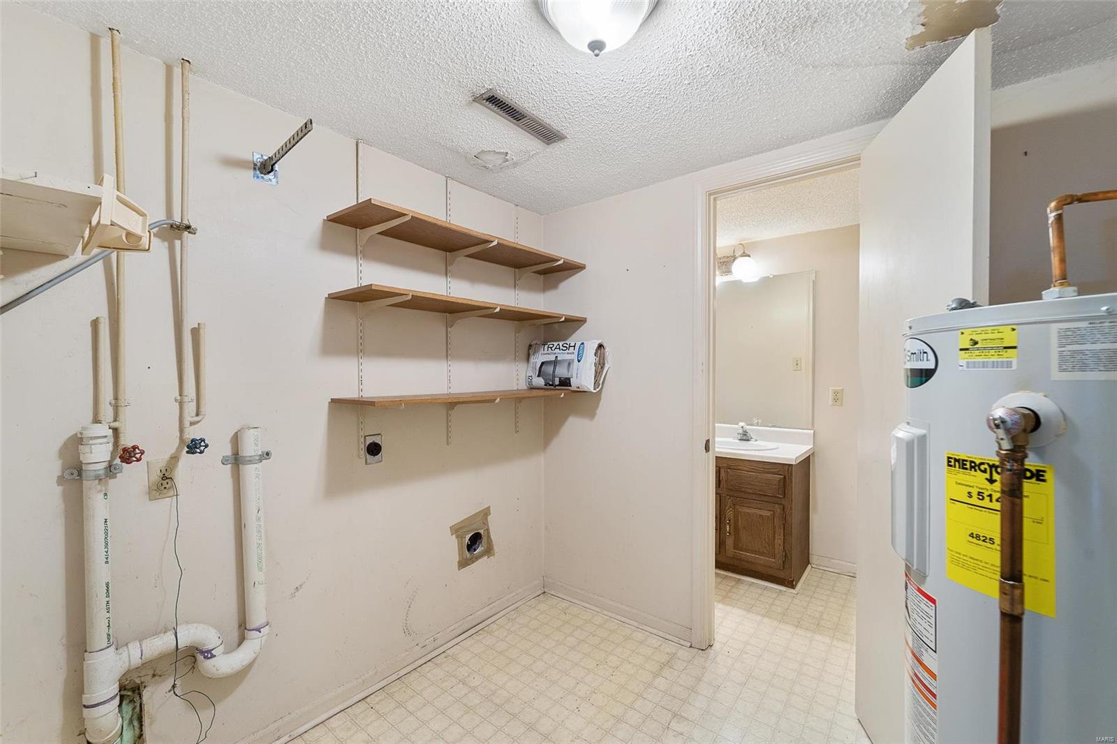 LAKEWOOD ESTS & VILLA - Residential