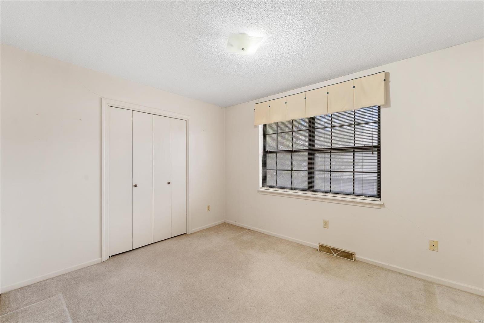 LAKEWOOD ESTS & VILLA - Residential