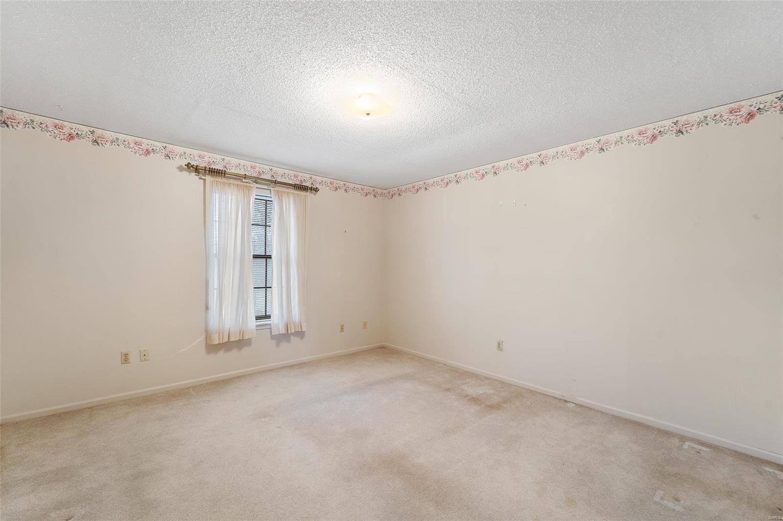 LAKEWOOD ESTS & VILLA - Residential